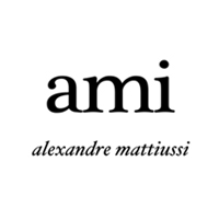 <p>Nata a Parigi nel 2011, da allora ispirata a Parigi, AMI offre guardaroba eleganti e completi per uomini e donne, confondendo i confini tra casual e chic. Il nome AMI, in francese amico, gioca con le iniziali di Alexandre Mattiussi, il suo fondatore e direttore creativo.<br />
AMI cattura un particolare tipo di nonchalance della capitale francese, giovane, cool e spensierata. Rappresentando un approccio alla moda rilassato, autentico e amichevole, AMI ha ricevuto il prestigioso premio ANDAM nel 2013.<br />
AMI ha ora 8 negozi a Parigi, Tokyo, Londra, Cina continentale e Hong Kong, oltre a oltre 350 punti vendita in tutto il mondo.</p>
