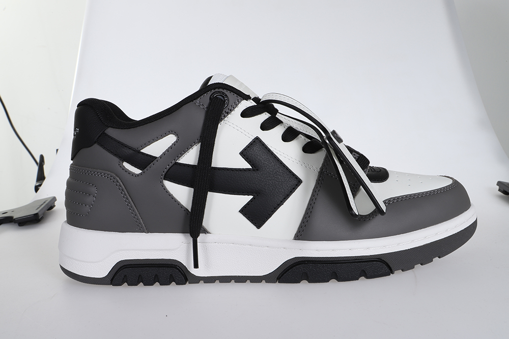 Off-White OMIA189C99LEA013 OUT OF OFFICE Tenisky